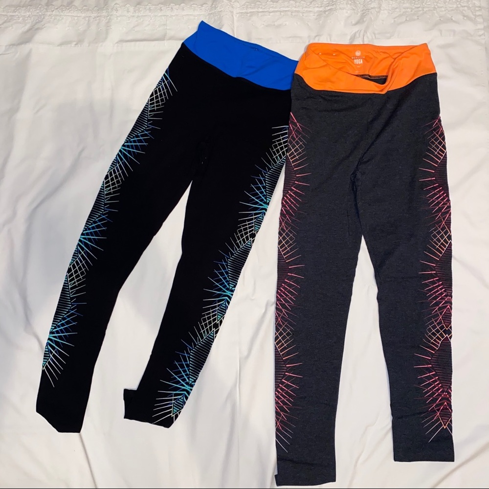 2 pairs of yoga pants lot